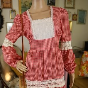 Sold.  Red Gingham Gunne Sax Dress, Size 13